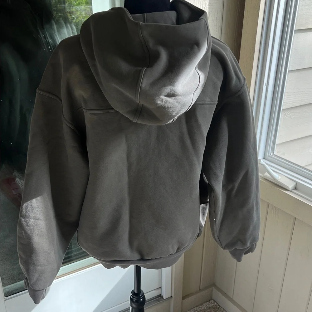 Men’s LULULEMON full zip up hoodie